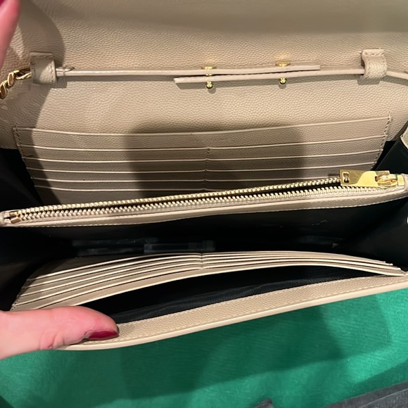 Kate Medium YSL Crossbody Bag in Grained Leather - Picture 6 of 7